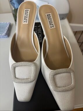 Badgley Mischka Ivory Glitter Buckle Mules